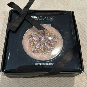 Sicura compact mirror!